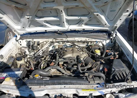 2001 Nissan Xterra Xe-V6 from USA, damaged, VIN 5N1ED28T01C577255